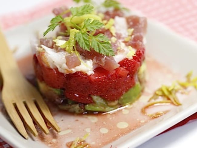 Céviche de lotte et tartare de thon aux fraises et avocat