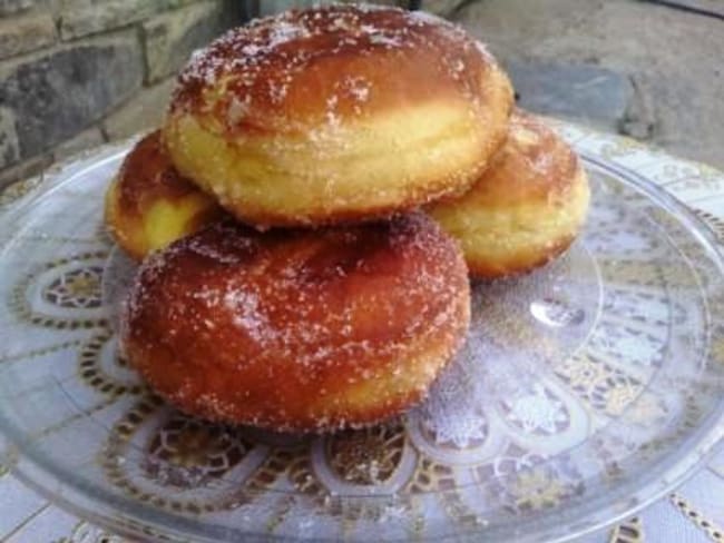 Beignets faciles à la levure de boulanger pour Mardi gras