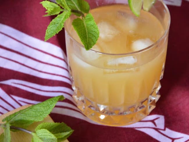 Cocktail Mai tai : un tiki au rhum blanc et citron vert