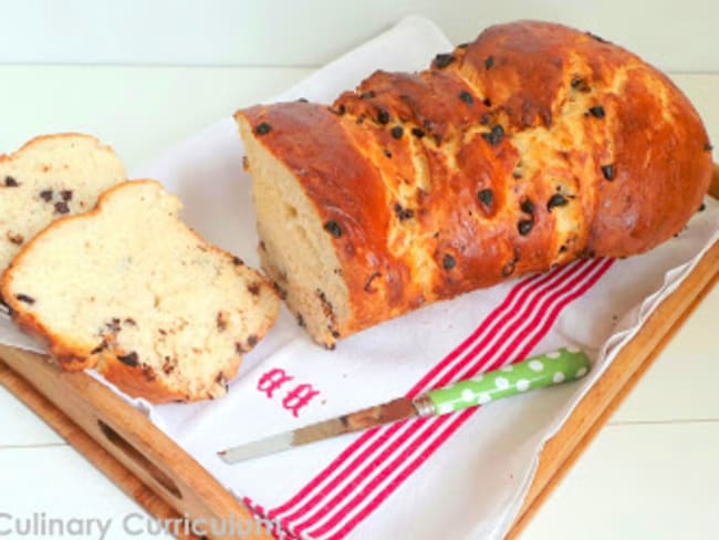 Grosse brioche façon pain au lait aux pépites de chocolat