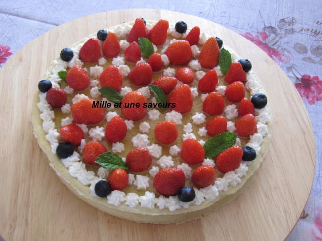 Tarte fraises rhubarbe et sa crème d'amandes