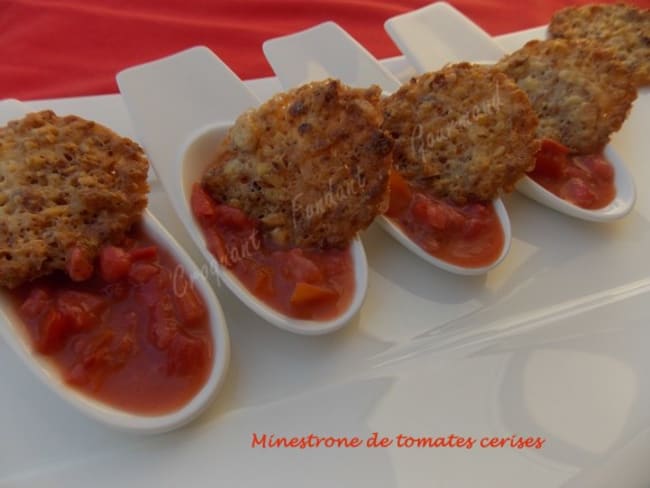 Minestrone de tomates cerises-dentelles aux amandes