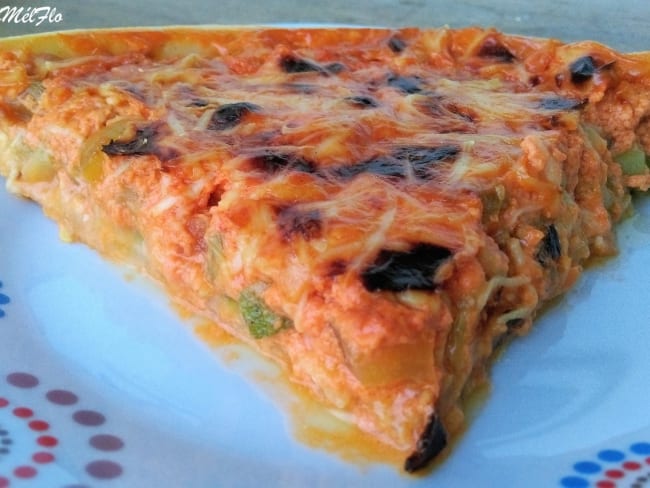 Tarte crémeuse à la tomate, poivron et courgette