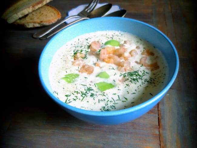 Soupe froide d’été suédoise crème fraîche, yaourt, concombre et aneth