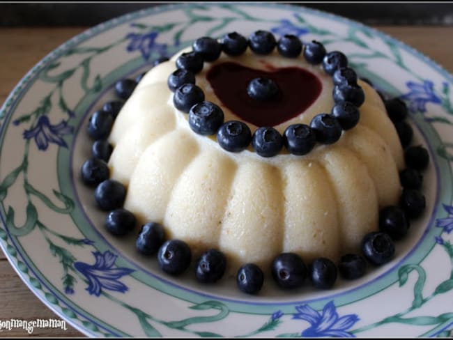 Gâteau de semoule végétalien au lait d'amandes et fève tonka