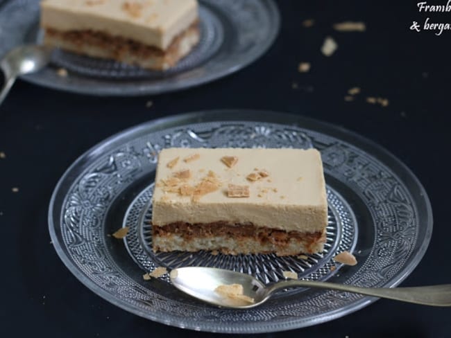 Entremets noisette, praliné et chocolat Dulcey