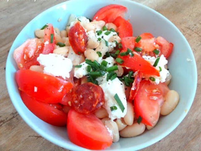 Salade de haricots Mogette, tomates, chorizo, chèvre frais et paprika