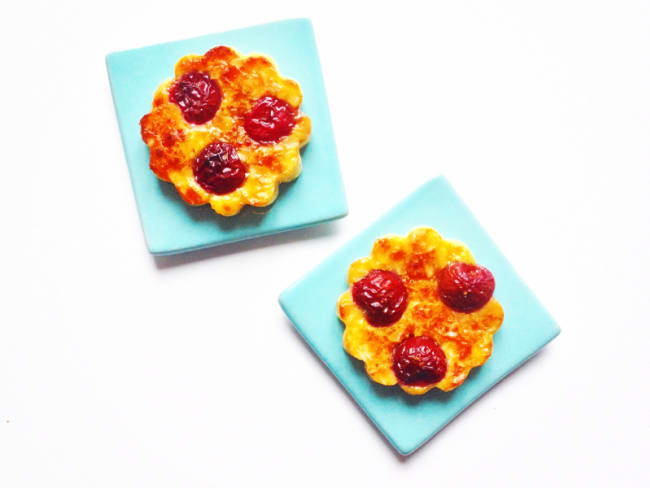 Minis clafoutis aux cerises, aux amandes et à la fleur d'oranger