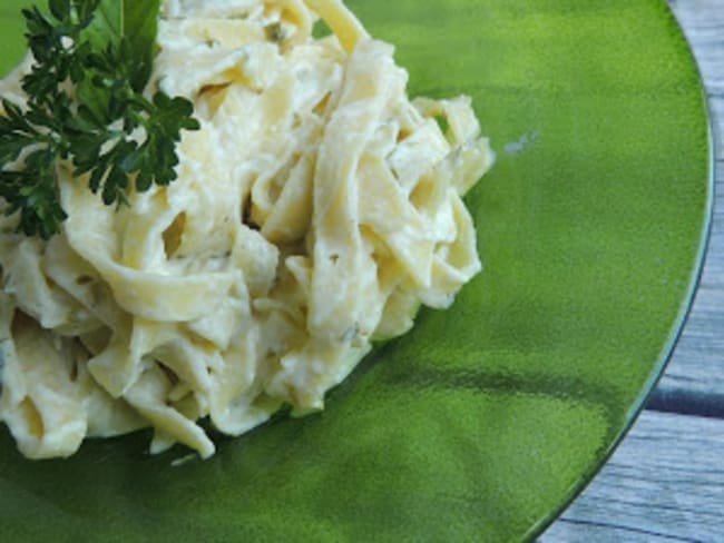 Tagliatelles a la feta et aux herbes