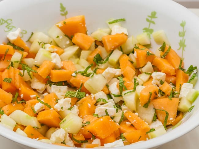 Salade de concombre, melon et fêta