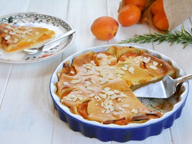 Clafoutis aux abricots rôtis et romarin