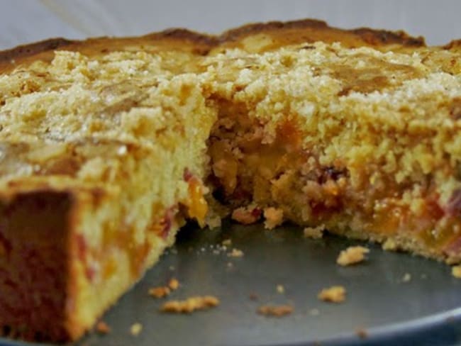 Gâteau aux pêches et aux noisettes