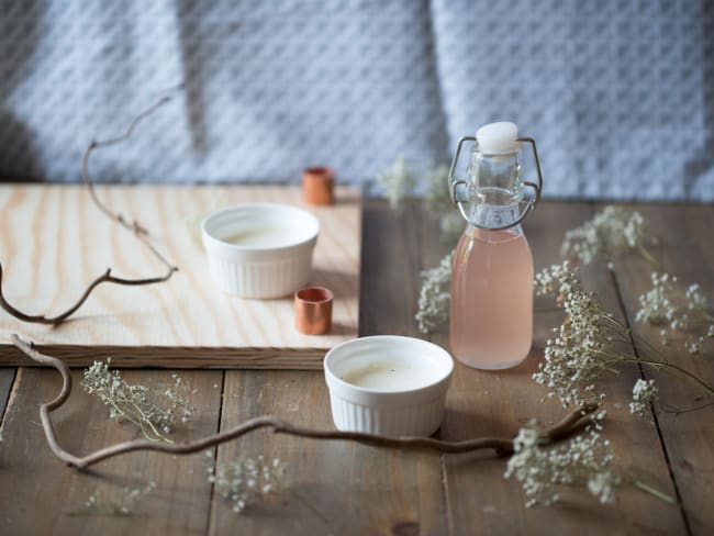 Panna cotta à la vanille fraiche et sirop de rhubarbe