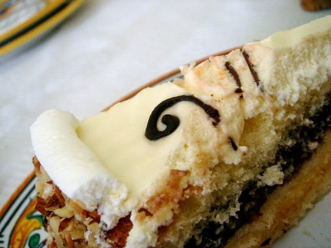 Gâteau génoise fourré au cacao fondant