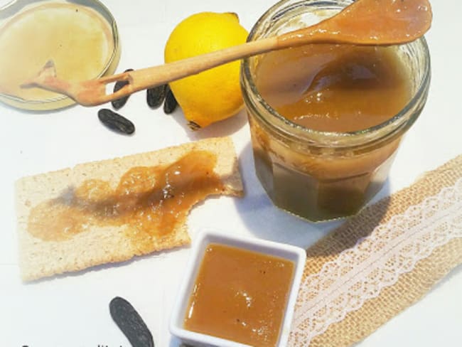 Confiture Rhubarbe au Citron et Fève de Tonka