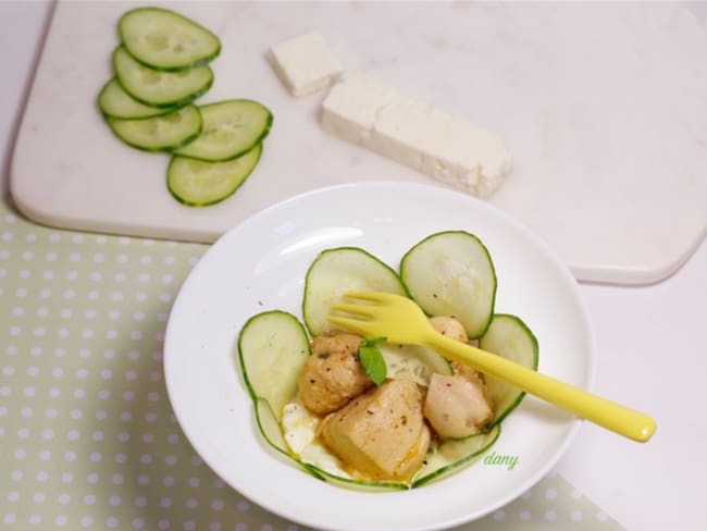 Fricassée de poulet mariné et yaourt au concombre