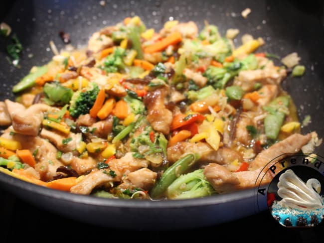 Wok de légumes et poulet façon thaï