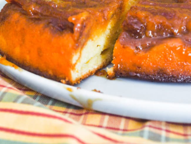 Gâteau renversé aux bananes caramélisées