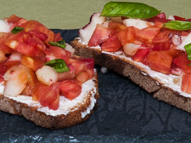 Bruschetta tomates pêches