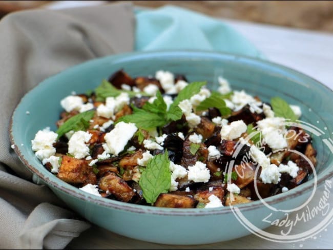 Salade d’aubergines grillées à la feta et pignons