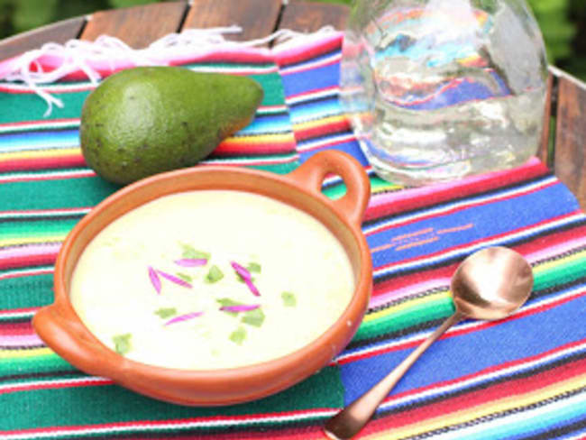 Soupe légère d'avocat à la Tequila