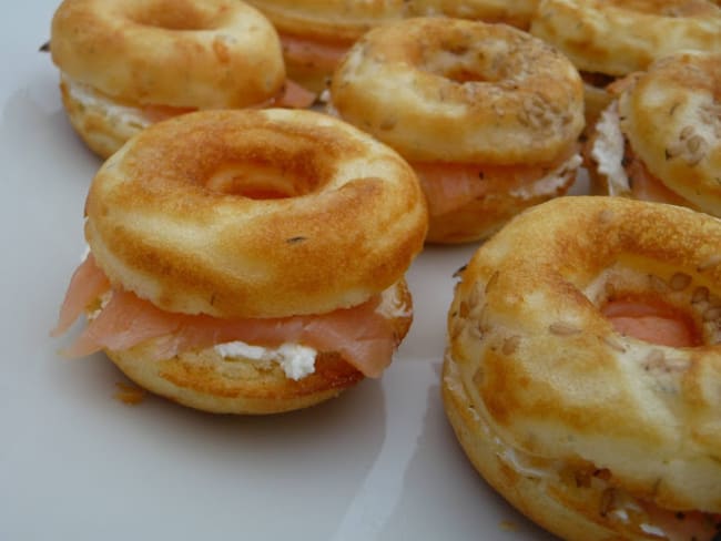 Donuts salés au saumon fumé façon bagels