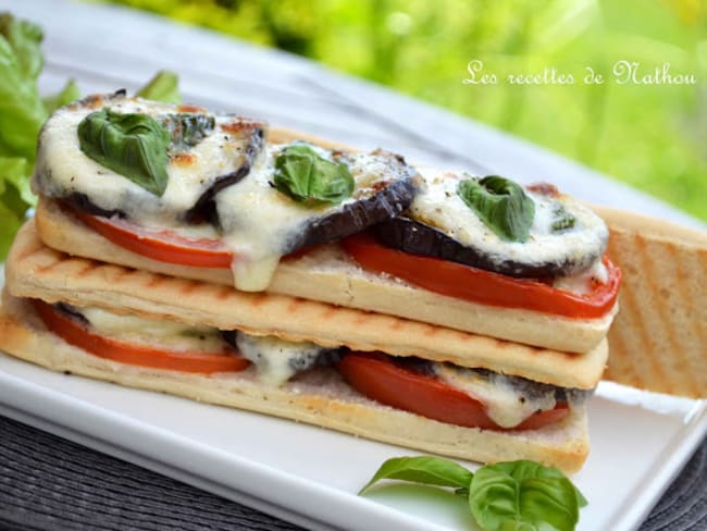 Panini aux aubergines, tomates et mozzarella