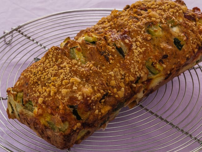 Cake aux courgettes, fêta et chorizo