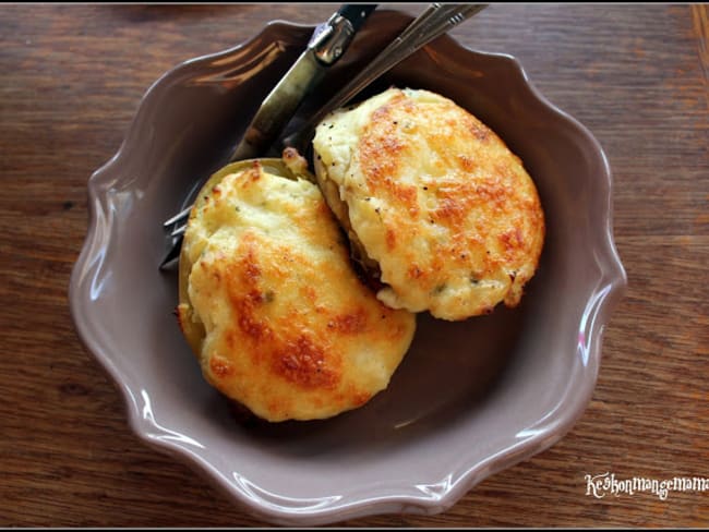 Pommes de terre farcies au fromage frais ail et fines herbes et mozzarella