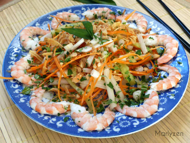 Salade de tiges de lotus aux crevettes