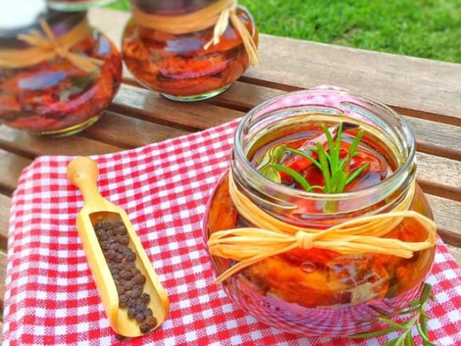 Petites tomates confites à l'huile d'olive