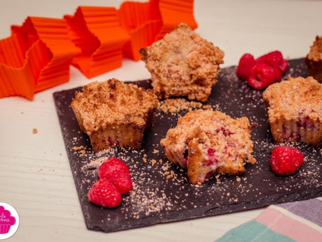 Muffins crumble aux framboises et à la poudre de biscuits Roses de Reims