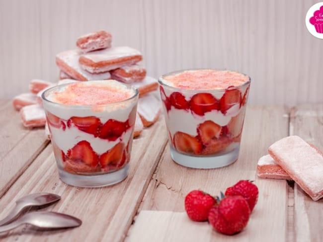 Tiramisu aux fraises et biscuits Rose de Reims