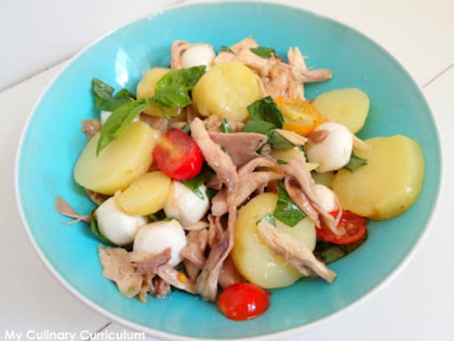 Salade de pommes de terre au poulet rôti et basilic