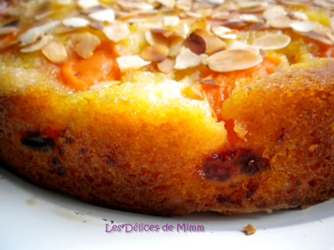 Gâteau moelleux aux abricots et amandes