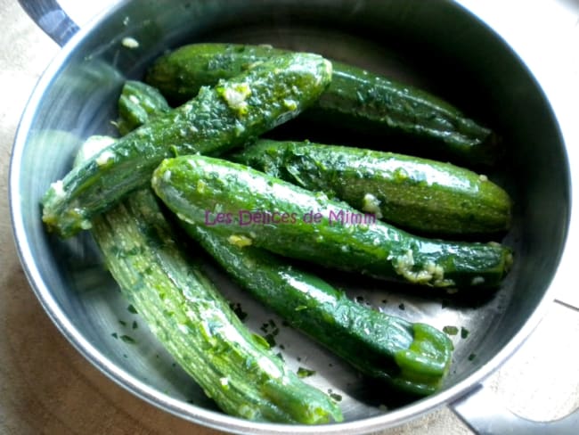 Poêlée de mini-courgettes à l'ail - Recette par Mimm