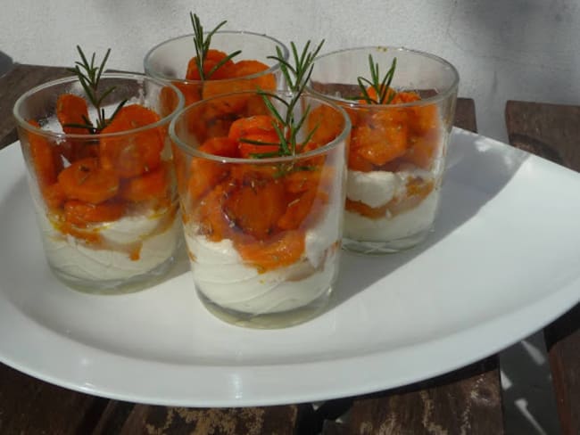 Verrines de chèvre crémeux et carottes caramélisées