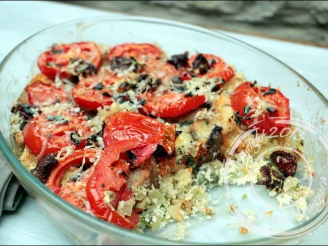 Gratin de pain perdu à la ricotta et aux tomates