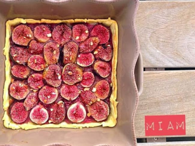 Tarte fine figues sur lit d'amandes