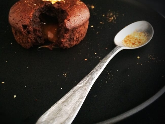 Fondant chocolat, coulant caramel au beurre salé et piment d'Espelette