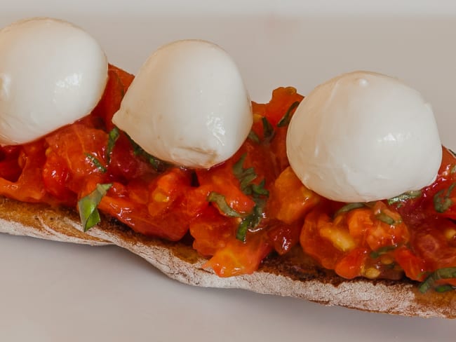 Bruschetta tomates mozzarella