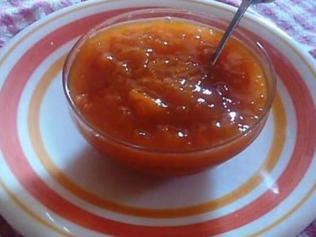 Compote d'abricots douce et vanillée