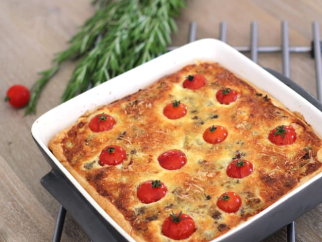 Tarte au boeuf, oignons et tomates cerises