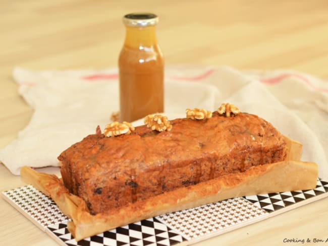 Banana bread aux pépites de chocolat et sauce caramel