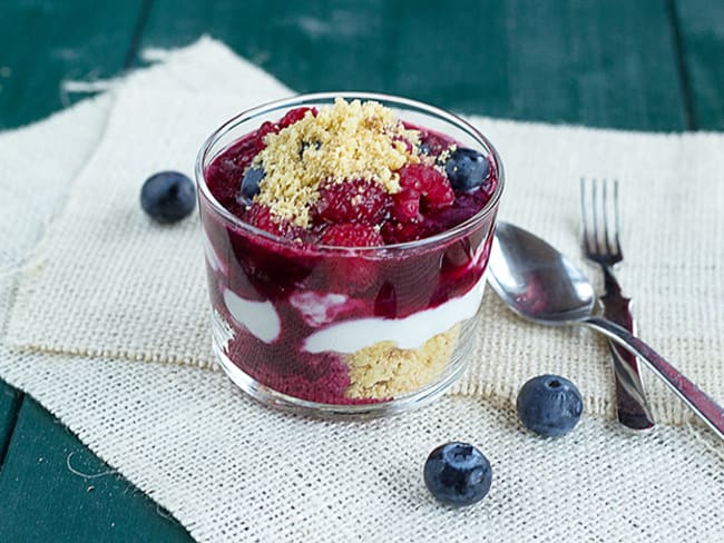 Trifle aux framboises et myrtilles simple à faire