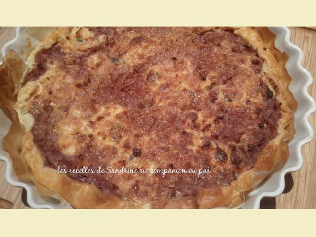 Tarte aux 2 oignons et boursin aux figues