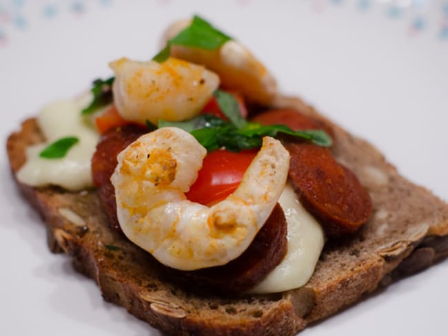 Bruschetta aux crevettes et au chorizo