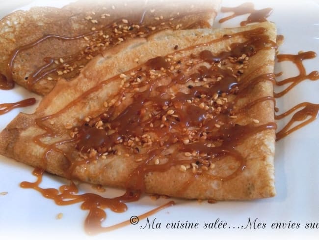 Crêpes au caramel beurre salé, graines de sésame