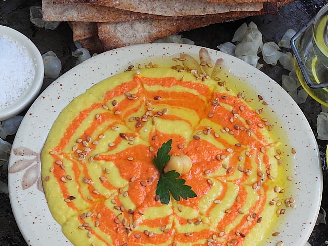 Houmous haut en couleur