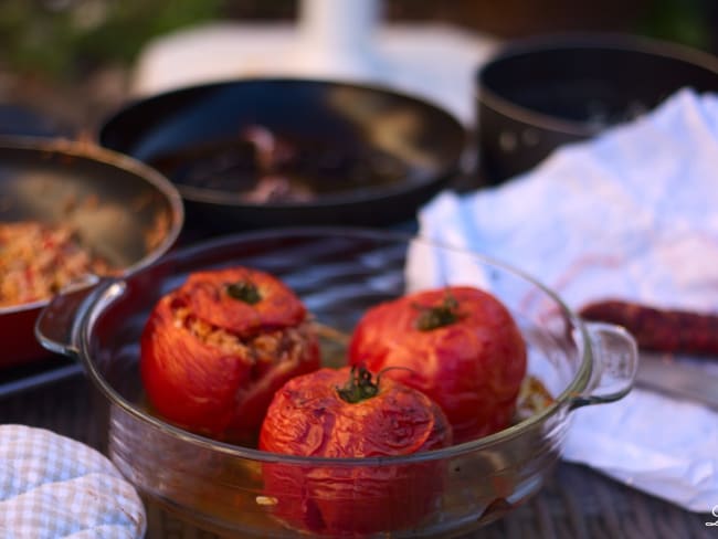 Tomates farcies aux encornets et au chorizo